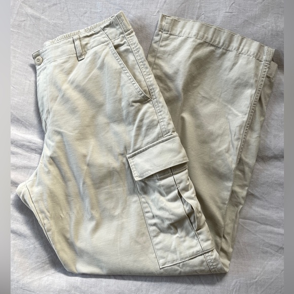 Uniqlo cargo pants - Picture 1 of 3